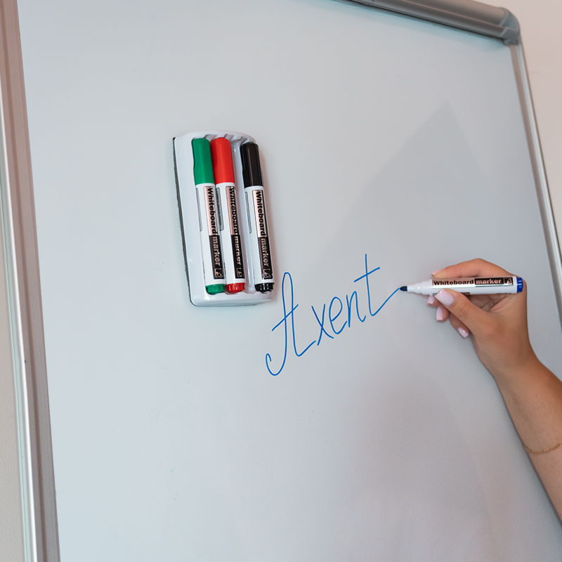 Маркер Axent Whiteboard D2800-80: 4 маркери та магнітний тримач-губка, 2 мм, круглий, асорті. Фото 2
